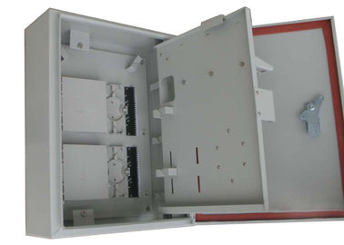 جدار وقطب قابل للتركيب 32Port FTTH CATV مربع التوزيع في الهواء الطلق ل 1 * 32 PLC الفاصل