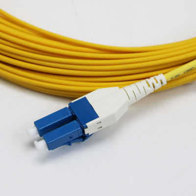 LC Uniboot Zip Cod SingleMode G657.A1 BendInsensitive Duplex 2mm LSZH خسارة منخفضة 0.15dB سلك التصحيح الألياف